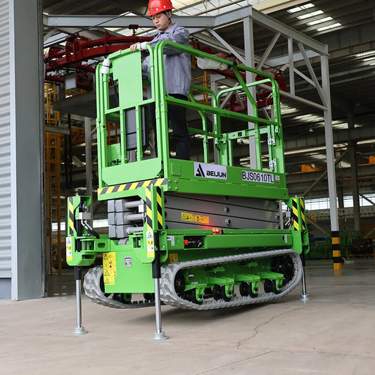 Self-propelled scissor lift is easy to operate, safe and efficient
